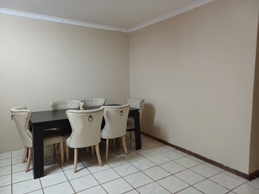 To Let 3 Bedroom Property for Rent in Sunnyridge Eastern Cape